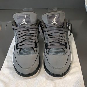 Cool Grey Jordan 4’s size 10